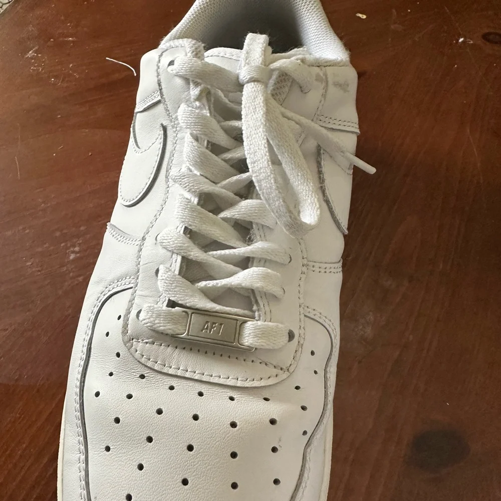 Men Nike Airforce 1s